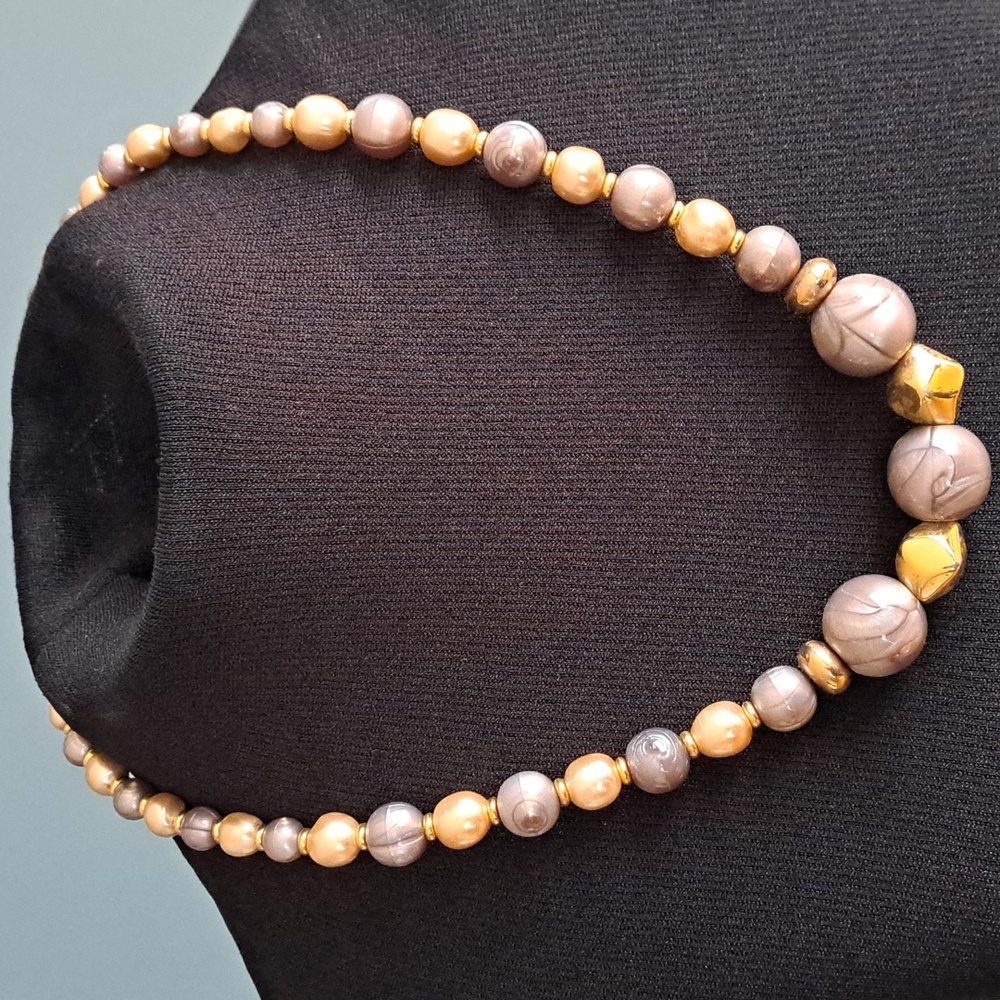 12" Drop Graduated Grey and gold Necklace